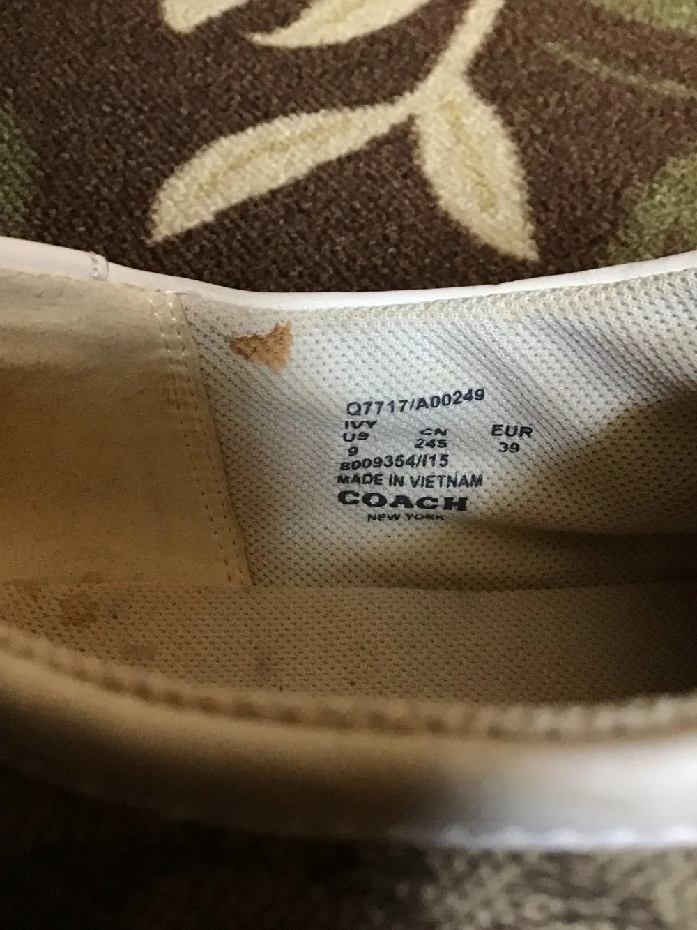 Coach size signature